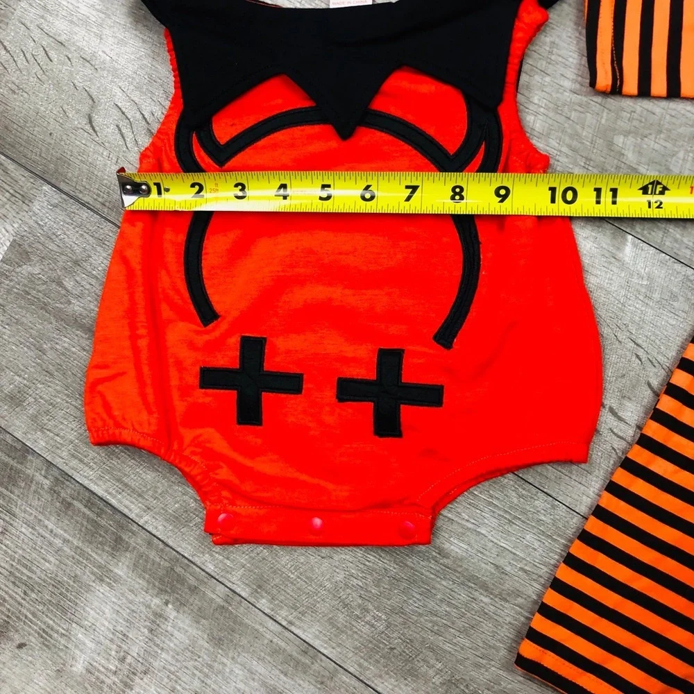 NWT BABY BAT ONESIE PAIR WITH HAT
